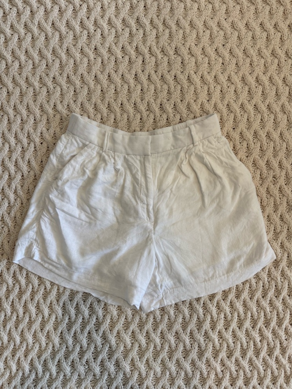 Abercrombie & Fitch High-Rise Linen-Blend Shorts
